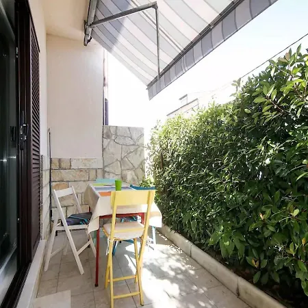 Top Apartment *