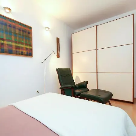 Apartment Top *